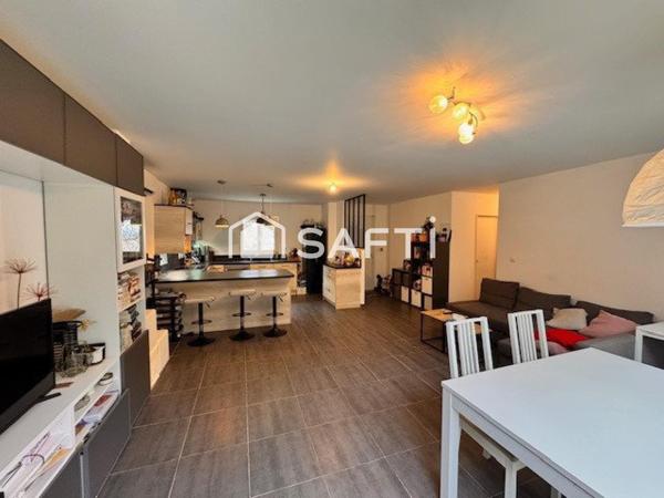 Villa récente T4 de plain pied et proche centre-ville.