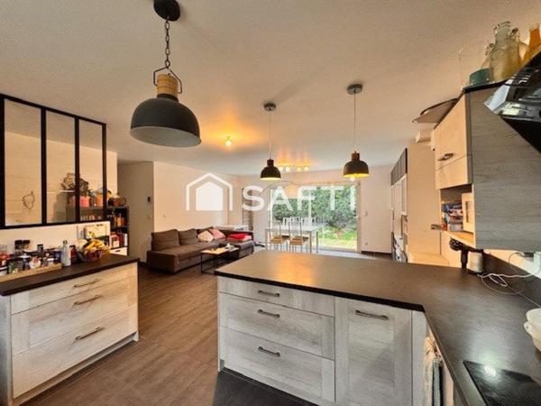 Villa récente T4 de plain pied et proche centre-ville.