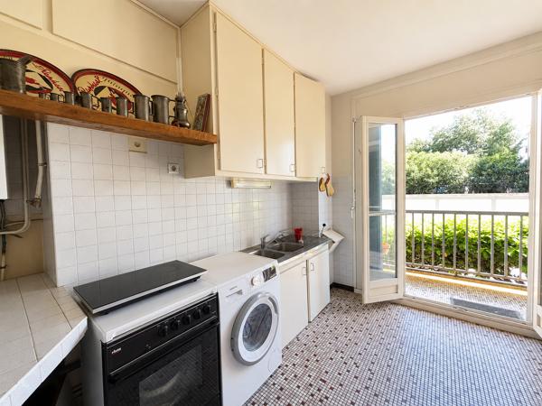 Appartement
         4 pièces
        - 94 m² Exclusivité 220 000 € *