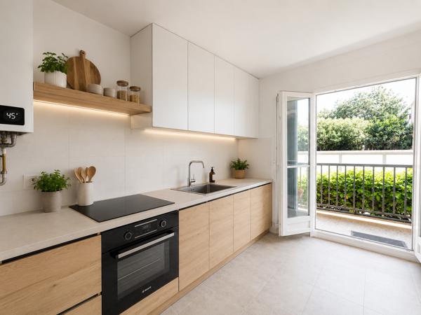 Appartement
         4 pièces
        - 94 m² Exclusivité 220 000 € *