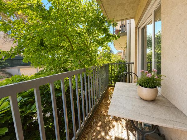 Appartement
         4 pièces
        - 94 m² Exclusivité 220 000 € *