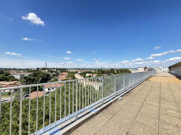 Appartement
         4 pièces
        - 94 m² Exclusivité 220 000 € *