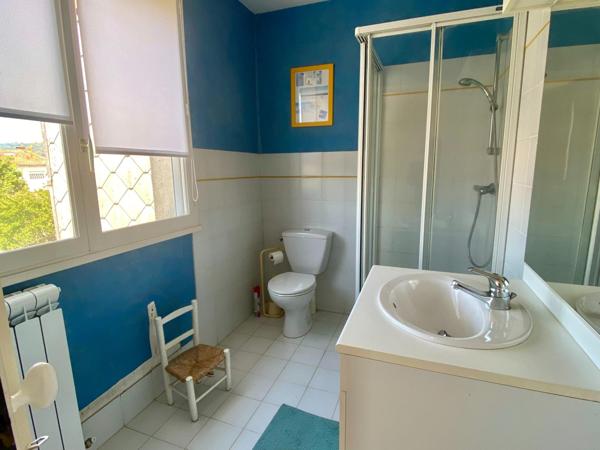 maison avec garage et jardin attenant