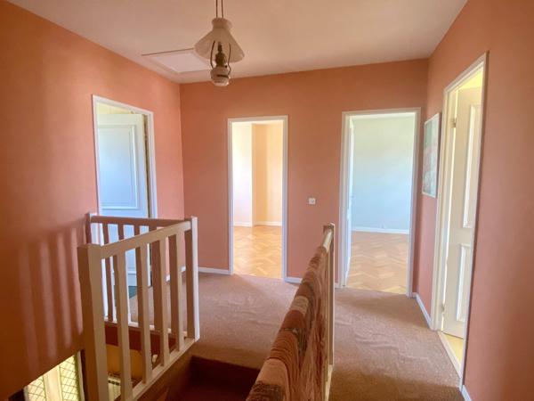 maison avec garage et jardin attenant