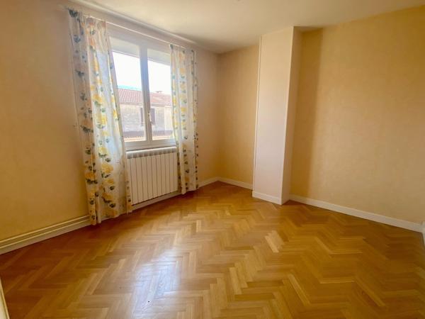 maison avec garage et jardin attenant