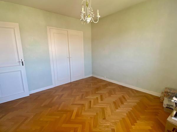 maison avec garage et jardin attenant