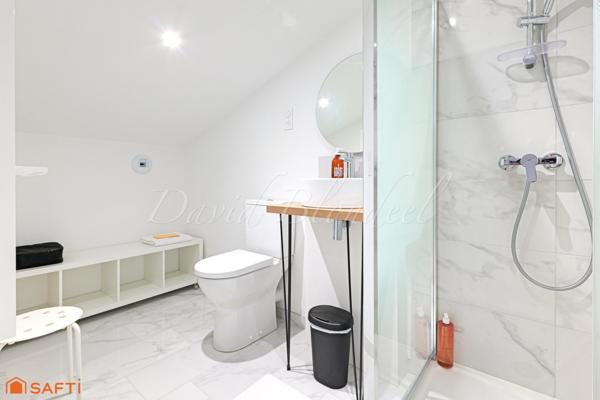 Maison entièrement rénovée - 1800m2 - Garages - GRAULHET