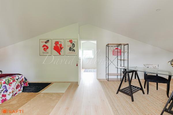 Maison entièrement rénovée - 1800m2 - Garages - GRAULHET