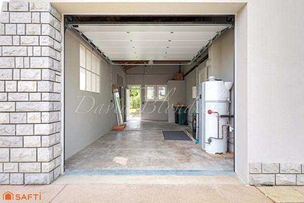 Maison entièrement rénovée - 1800m2 - Garages - GRAULHET