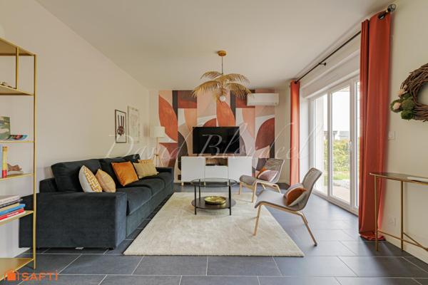 Maison entièrement rénovée - 1800m2 - Garages - GRAULHET