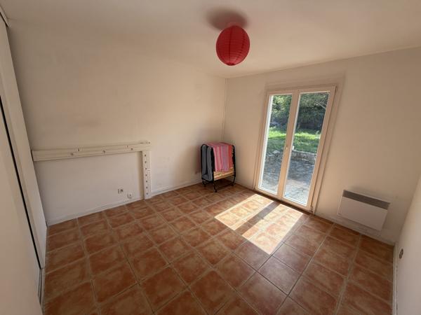 TOUROUZELLE : Maison de plein pied avec garage et terrain sans vis à vis