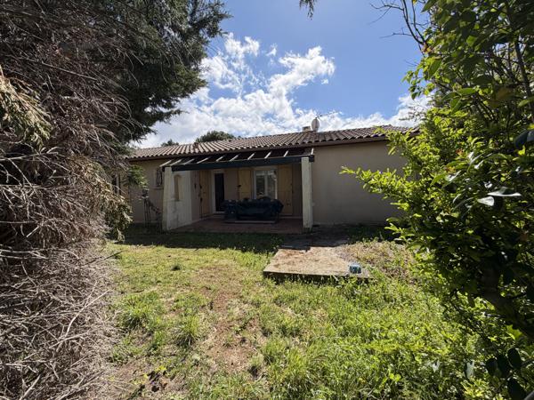 TOUROUZELLE : Maison de plein pied avec garage et terrain sans vis à vis