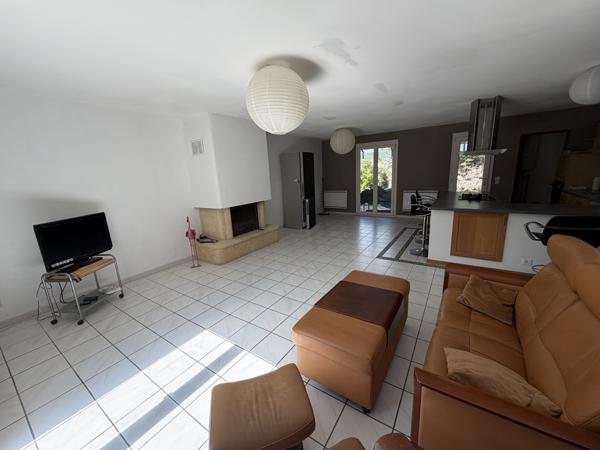 TOUROUZELLE : Maison de plein pied avec garage et terrain sans vis à vis