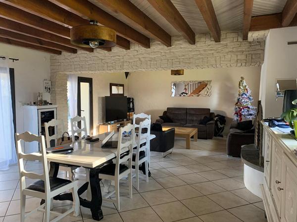 Maison avec cachet à Salles