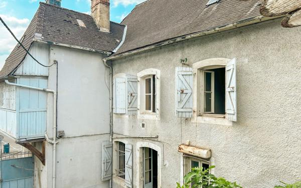 Maison à vendre    9 pièces • 215,70 m2 Gan