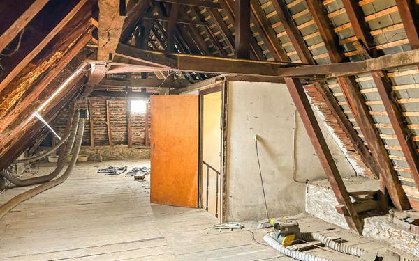 Maison à vendre    9 pièces • 215,70 m2 Gan