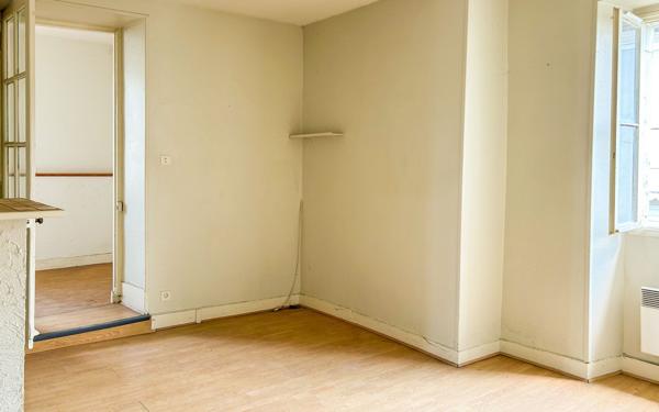 Maison à vendre    9 pièces • 215,70 m2 Gan