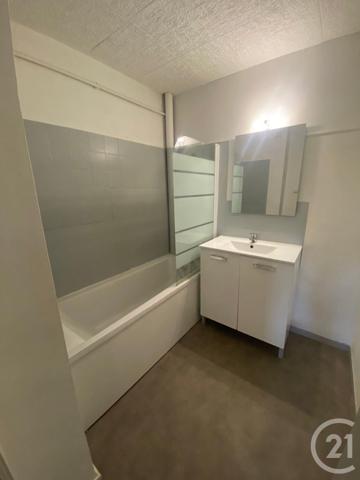 Appartement F4 à vendre  4 pièces - 76,82 m2 SALON DE PROVENCE - 13