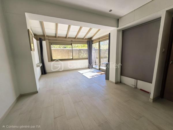 A découvrir,
Sur les hauteurs de Roquevaire, à Lascours, lieu calme et recherché, maison familiale et traditionnelle de 151 m2, au pied du Garlaban et des départs de sentiers, avec piscine, sur terrain en restanques arboré de 1900 m2 environ.
Au rez-de-chaussée, dans un style provençal, un  salon séjour cosy avec cheminée, une cuisine, une chambre, une salle d'eau avec toilettes, une buanderie, deux terrasses dont une abritée.
A l'étage, un salon séjour pouvant devenir une chambre, deux chambres, un bureau avec un grand placard, une salle de bain, toilettes séparés.
Ce bien dispose de combles aménagées en espace nuit avec 2 pièces mansardées, salle de bain, grenier.
Au sous-sol, 1 cave.
A l'extérieur, local piscine, forage, parking.
Ce bien est proche du centre de Roquevaire, de toutes les commodités (commerces, écoles, services), au carrefour d'axes autoroutiers (Marseille, Aix, Toulon) et à 20 mn de la mer.
Cette propriété séduira les amateurs de nature et de paysages si bien décrits par Marcel Pagnol dans la Gloire de mon père  "Garlaban, c'est une énorme tour de roches bleues, plantée au bord de Plan de l'Aigle, cet immense plateau rocheux qui domine la vallée".