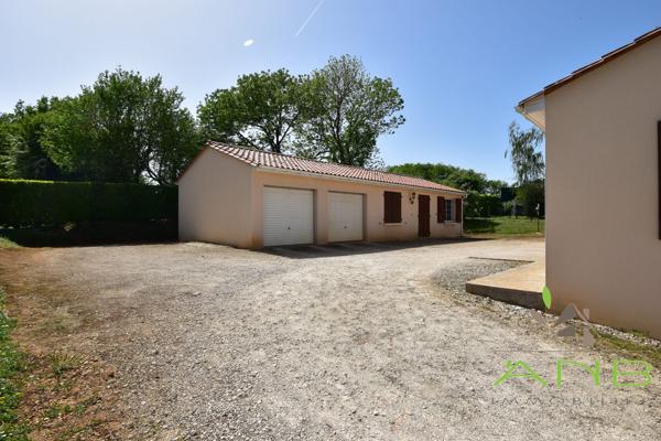 Maison plain pied avec dépendance et hangar