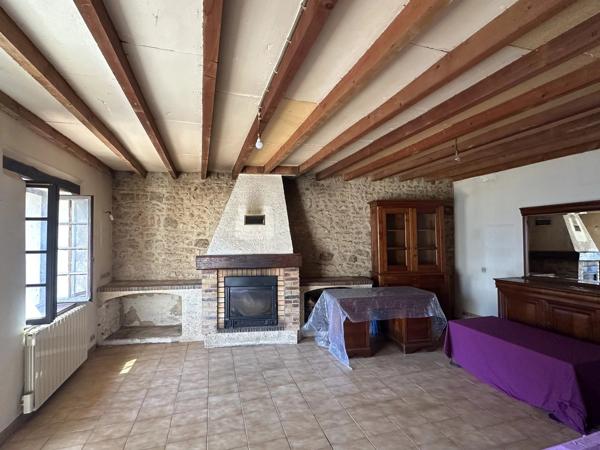 Ensemble de 2 maisons à rénover au cœur du village d’ECUELLES (MORET-LOING-ET-ORVANNE)