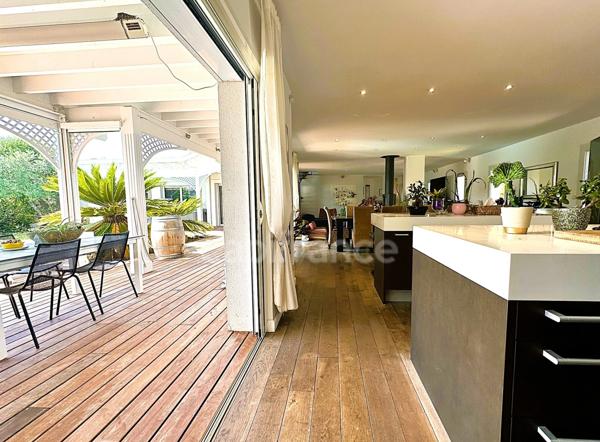 ANDERNOS LES BAINS (33) - Villa d'architecte de 350m² - à deux pas du BASSIN