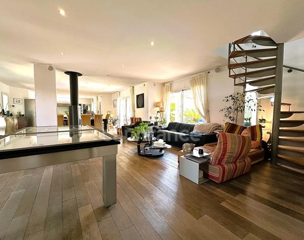 ANDERNOS LES BAINS (33) - Villa d'architecte de 350m² - à deux pas du BASSIN