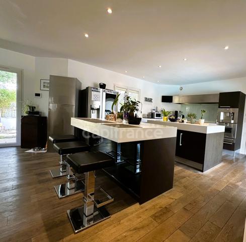 ANDERNOS LES BAINS (33) - Villa d'architecte de 350m² - à deux pas du BASSIN