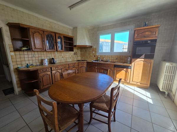 Maison Apremont - Maison de deux chambres + bureau avec sous-sol total