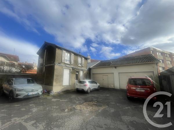 Immeuble à vendre  200 m2 VILLEMOMBLE - 93
