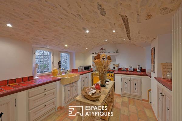 Ancien presbytère rénové et son jardin secret