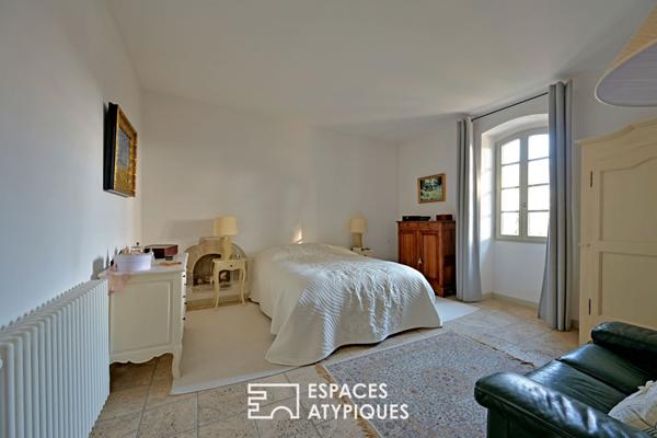 Ancien presbytère rénové et son jardin secret