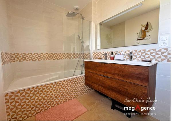 Maison à SARTILLY-BAIE-BOCAGE, 50530 - 5 pièces 105m²