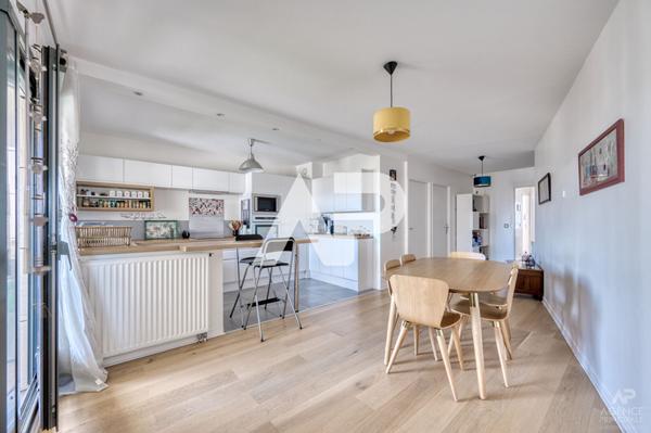 Appartement Rueil Malmaison 3 pièce(s) 85.83 m2 €550 000 ** - Référence 19327