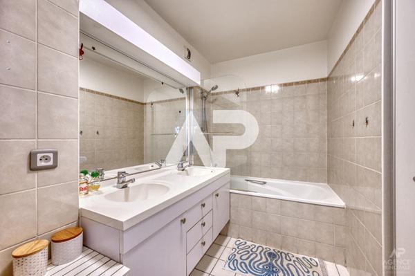 Appartement Rueil Malmaison 3 pièce(s) 85.83 m2 €550 000 ** - Référence 19327