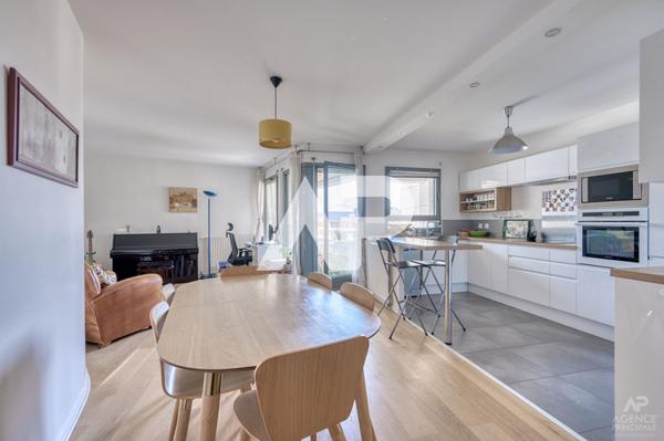 Appartement Rueil Malmaison 3 pièce(s) 85.83 m2 €550 000 ** - Référence 19327