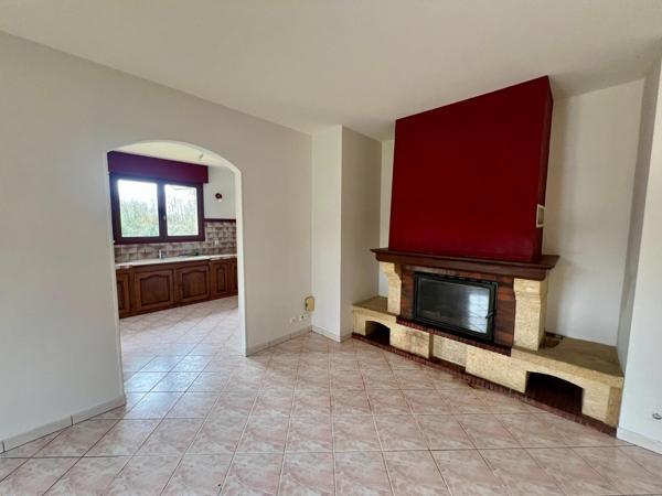 Maison avec dépendance, garage et terrain arboré /