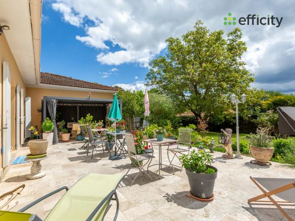 Maison
         8 pièces
        - 264 m² Bien prestige 849 000 € *