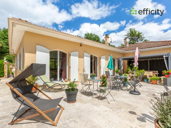 Maison
         8 pièces
        - 264 m² Bien prestige 849 000 € *