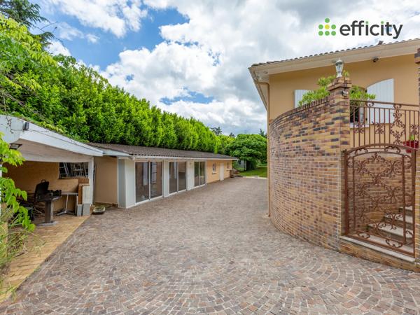 Maison
         8 pièces
        - 264 m² Bien prestige 849 000 € *