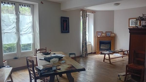 Maison à vendre |  Uzerche |  12 pièces | 230 m²