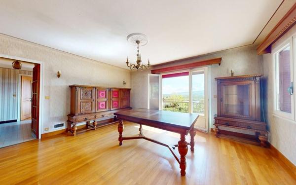 Maison à vendre    5 pièces • 104 m2 Trévoux