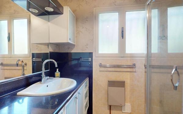 Maison à vendre    5 pièces • 104 m2 Trévoux