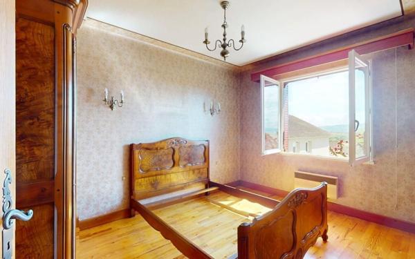 Maison à vendre    5 pièces • 104 m2 Trévoux