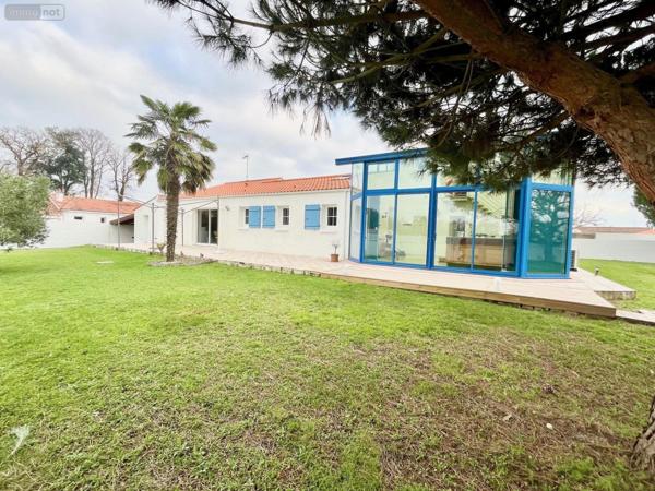 Maison individuelle à vendre à Challans en Vendée (85300), ref : 998/M/2333-85092
