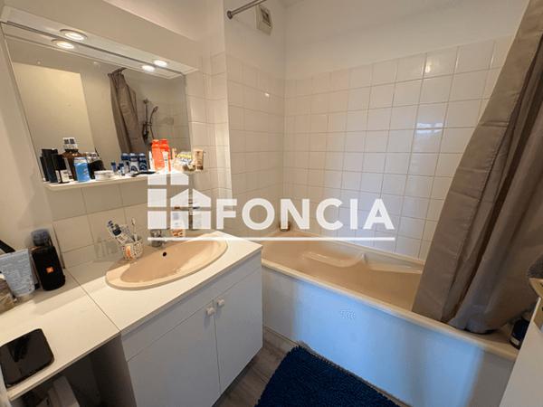 Location Appartement 3 pièces 48.77 m² - 3 RUE VICTOR SCHOELSCHER Poitiers 86000