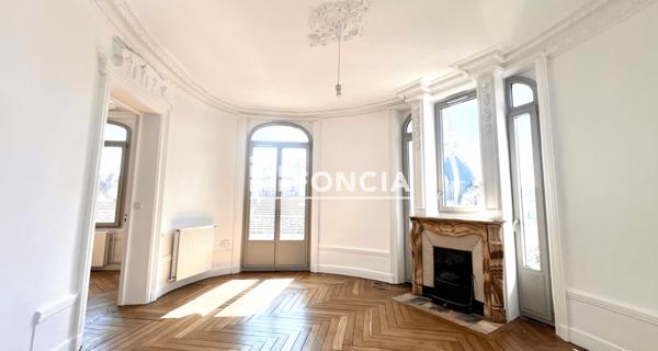 Location Appartement 4 pièces 97.74 m² - Saint-étienne 42000