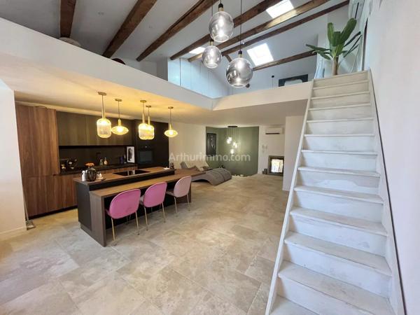 Vente                                                      Appartement
                        
                     2 pièces                      73 m2                     à Martigues