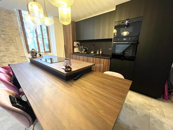 Vente                                                      Appartement
                        
                     2 pièces                      73 m2                     à Martigues