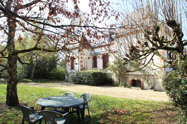 Bourbon-Lancy (71140) Propriété XIXe Centre ville A Vendre